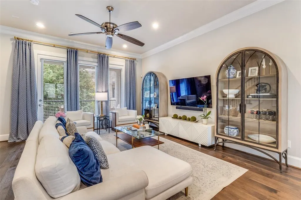 7333 Valley View Lane, #502