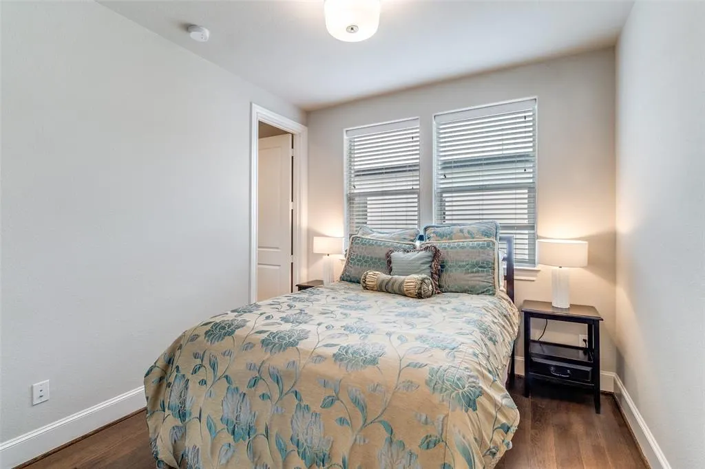 7333 Valley View Lane, #502