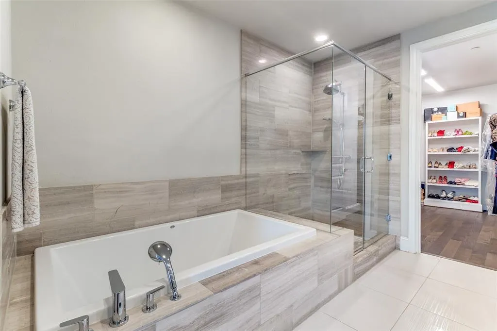 7333 Valley View Lane, #502