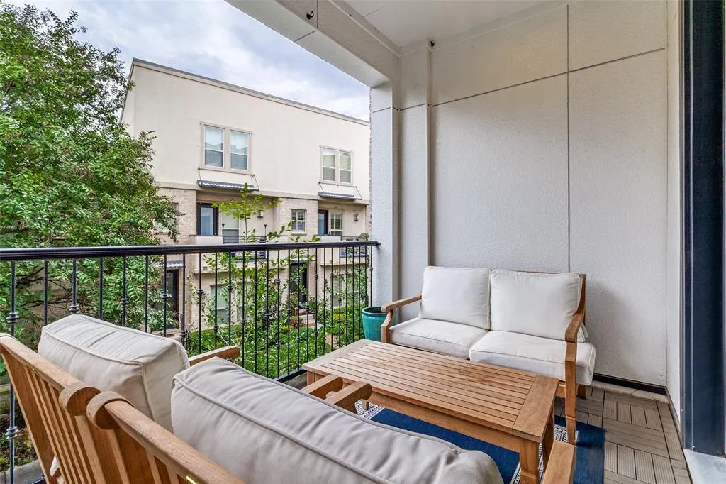 7333 Valley View Lane, #502