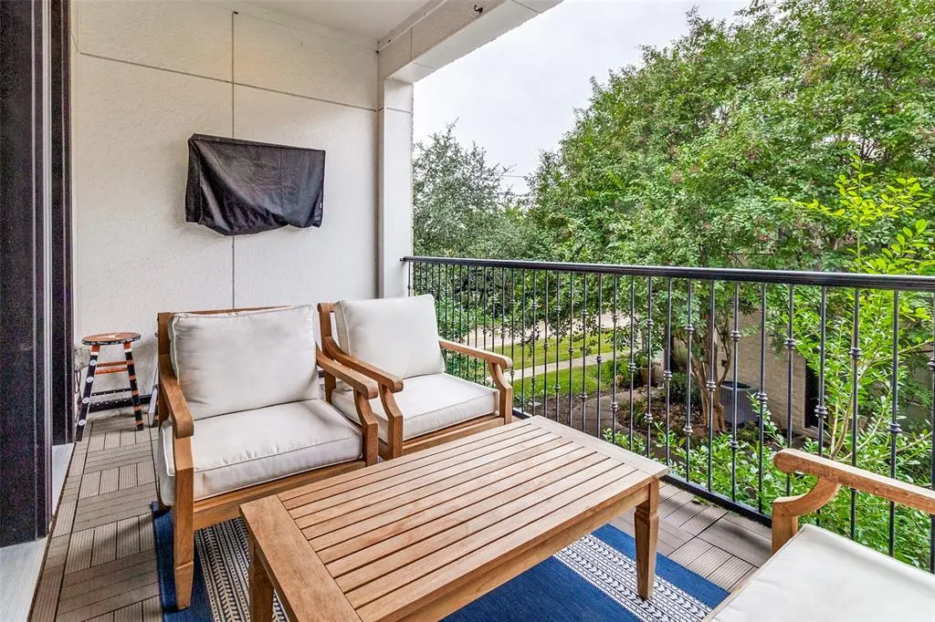 7333 Valley View Lane, #502