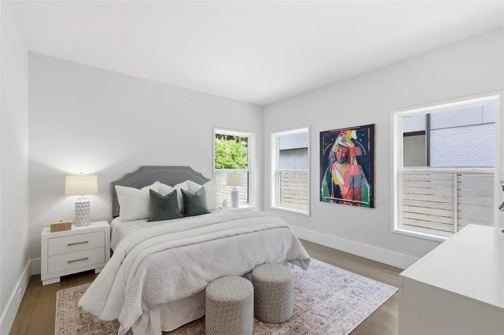 6911 Pasadena Avenue