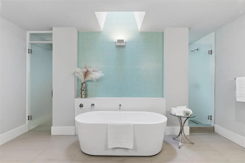 6911 Pasadena Avenue