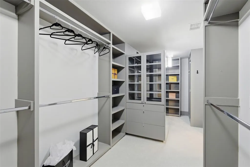 6911 Pasadena Avenue