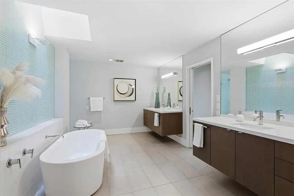 6911 Pasadena Avenue