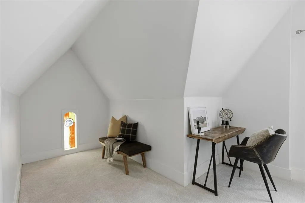 6911 Pasadena Avenue