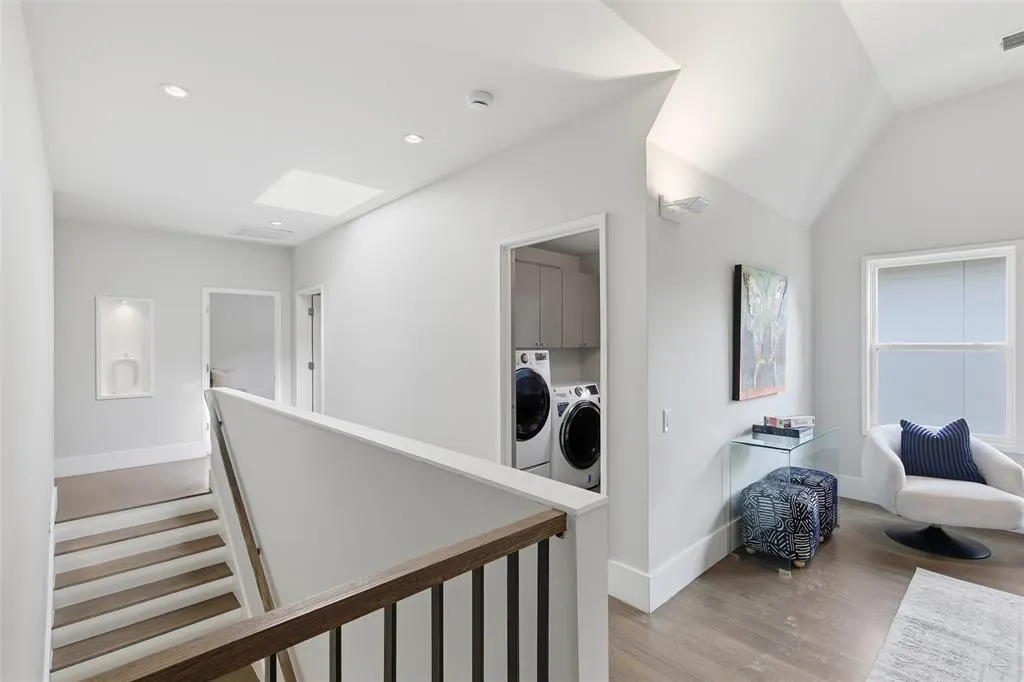 6911 Pasadena Avenue