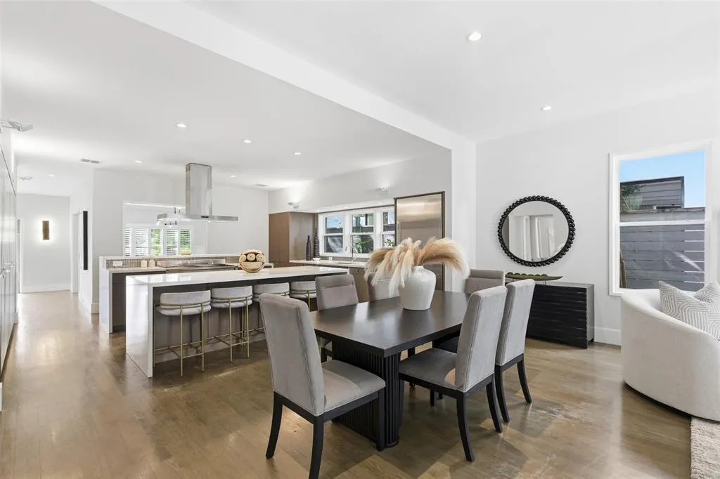 6911 Pasadena Avenue