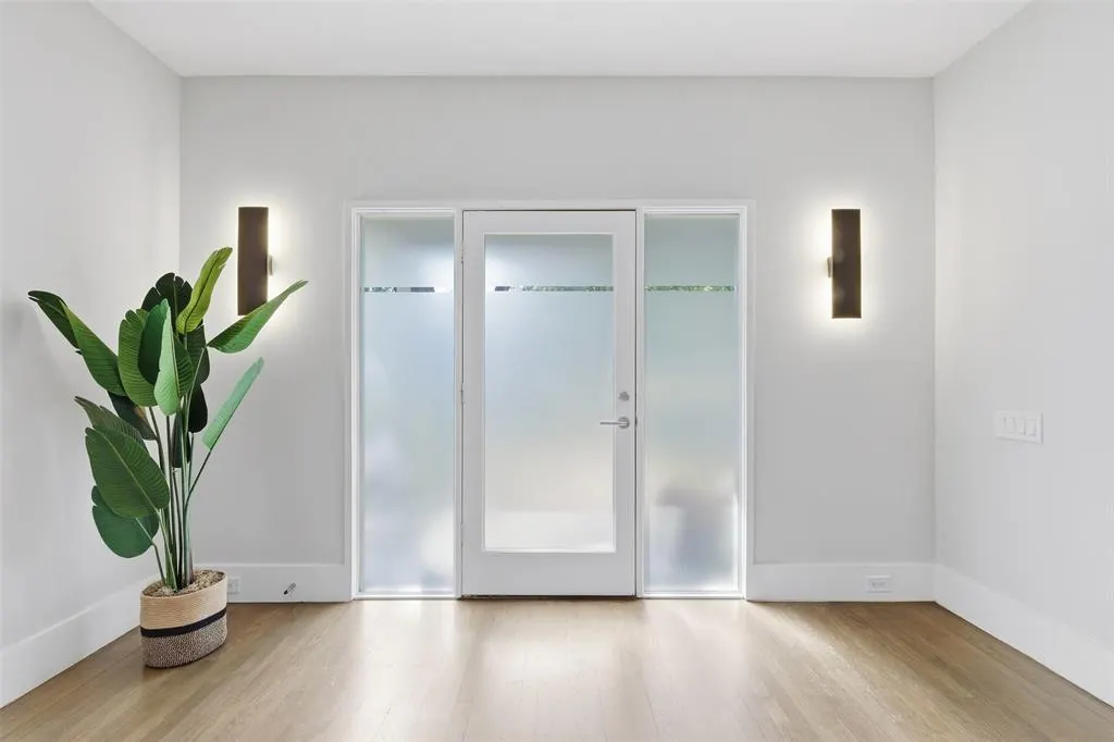 6911 Pasadena Avenue