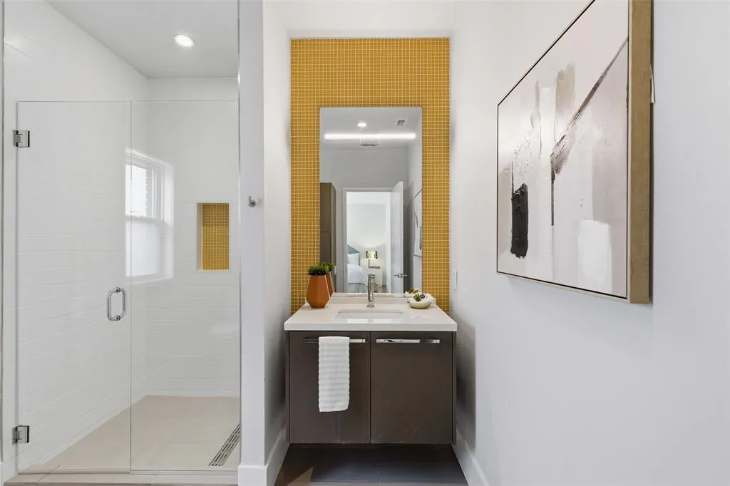 6911 Pasadena Avenue