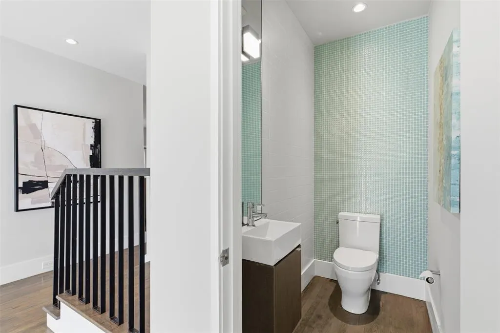 6911 Pasadena Avenue