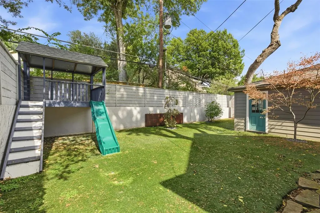 6911 Pasadena Avenue