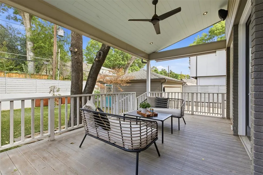 6911 Pasadena Avenue