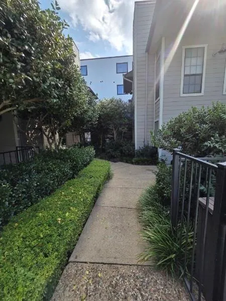 1503 N Garrett Avenue, #103