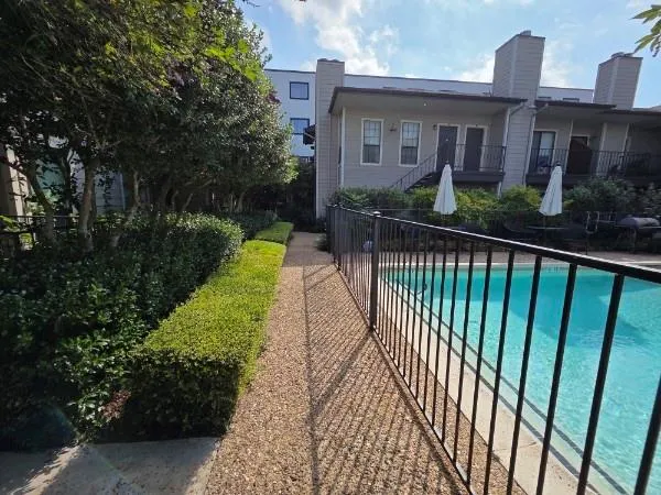 1503 N Garrett Avenue, #103