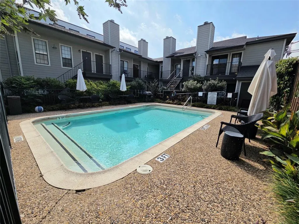 1503 N Garrett Avenue, #103