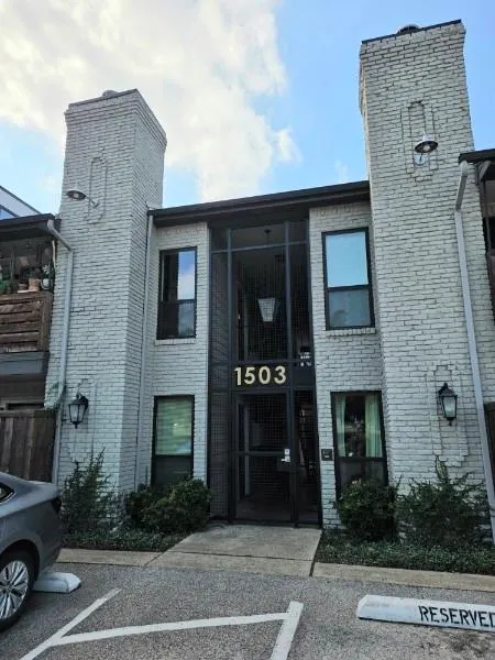 1503 N Garrett Avenue, #103