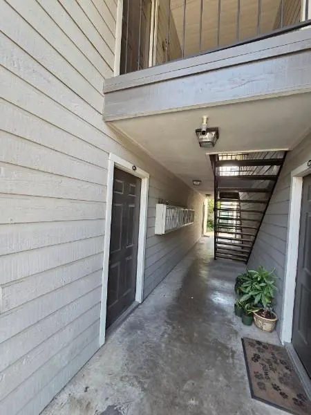 1503 N Garrett Avenue, #103