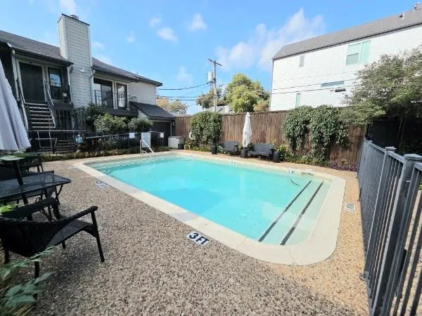 1503 N Garrett Avenue, #103