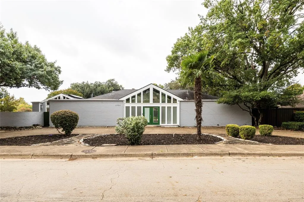 6954 Leameadow Drive