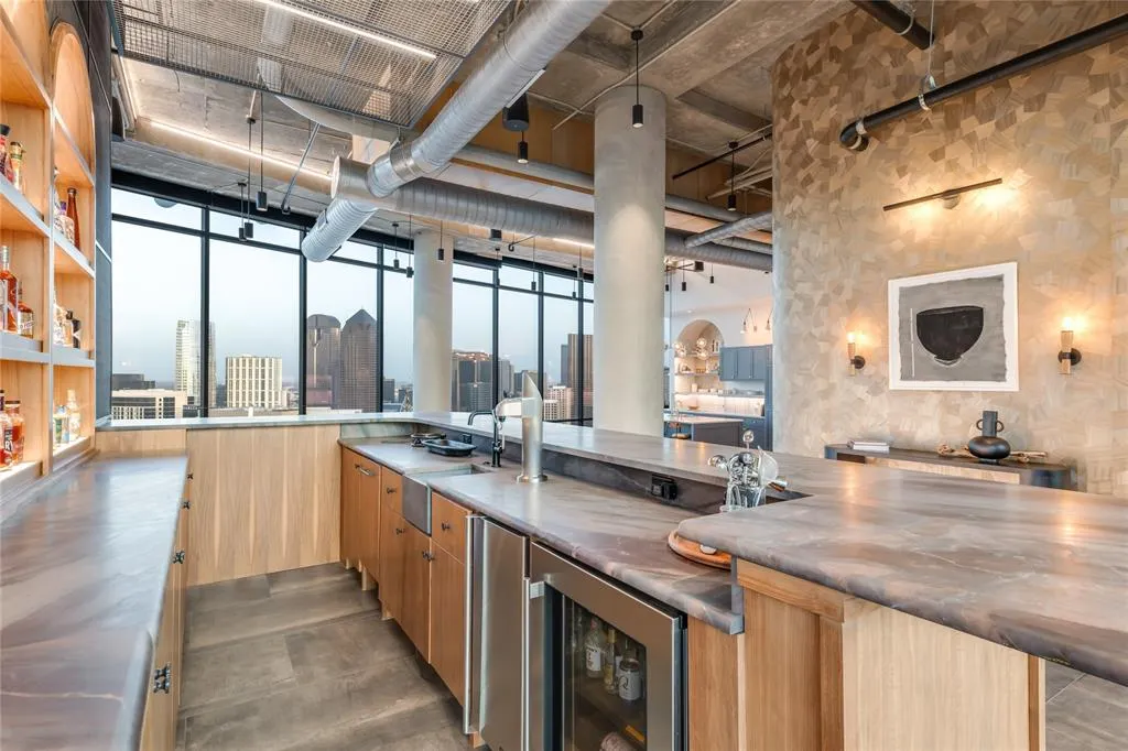 2430 Victory Park Lane, #3204