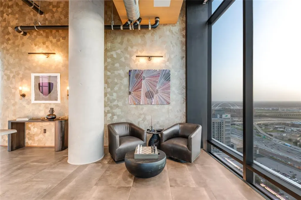 2430 Victory Park Lane, #3204