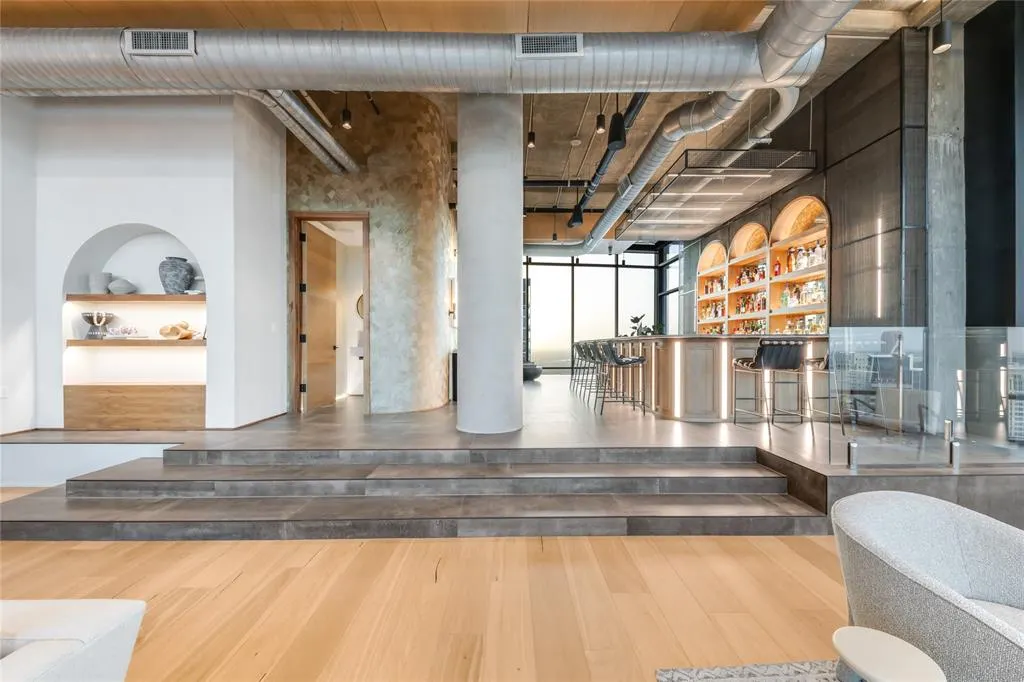 2430 Victory Park Lane, #3204