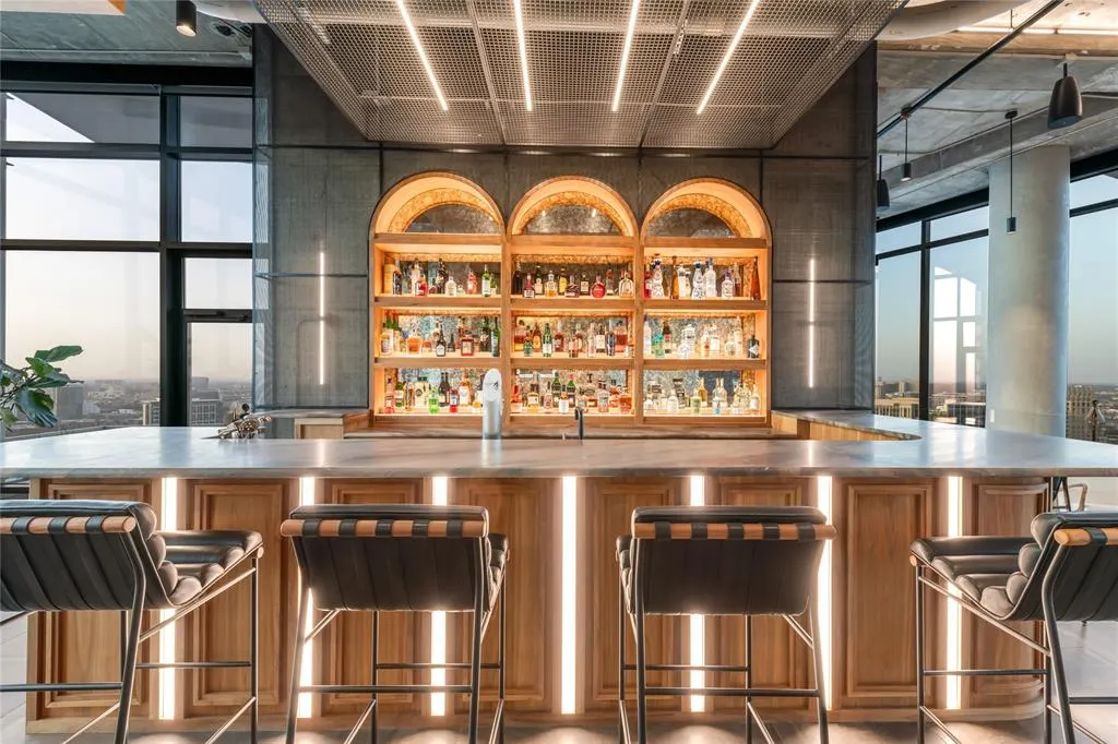 2430 Victory Park Lane, #3204