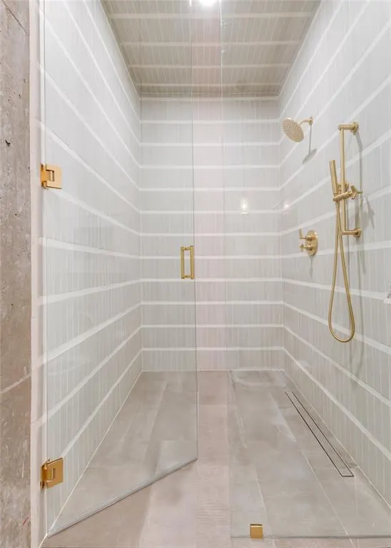 2430 Victory Park Lane, #3204