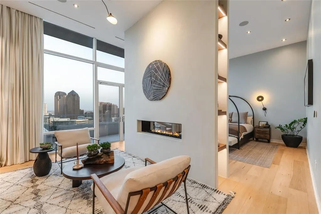 2430 Victory Park Lane, #3204