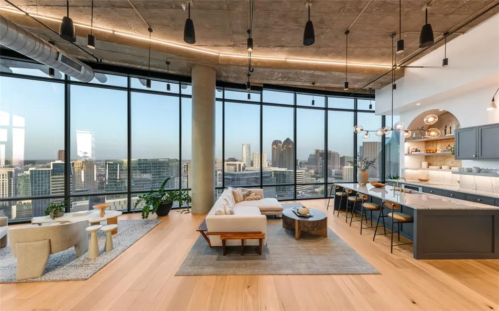 2430 Victory Park Lane, #3204