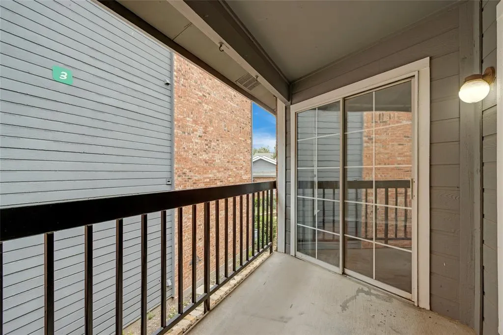 18333 Roehampton Drive, #423