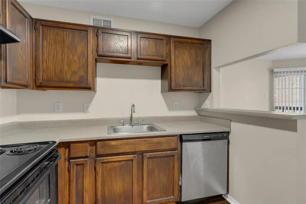 18333 Roehampton Drive, #423