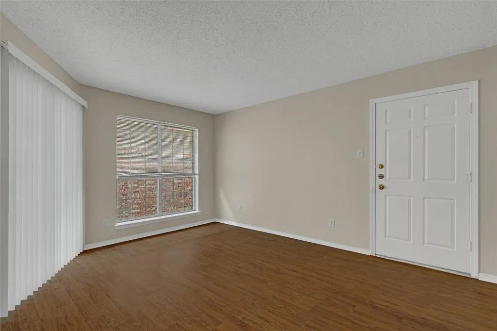 18333 Roehampton Drive, #423