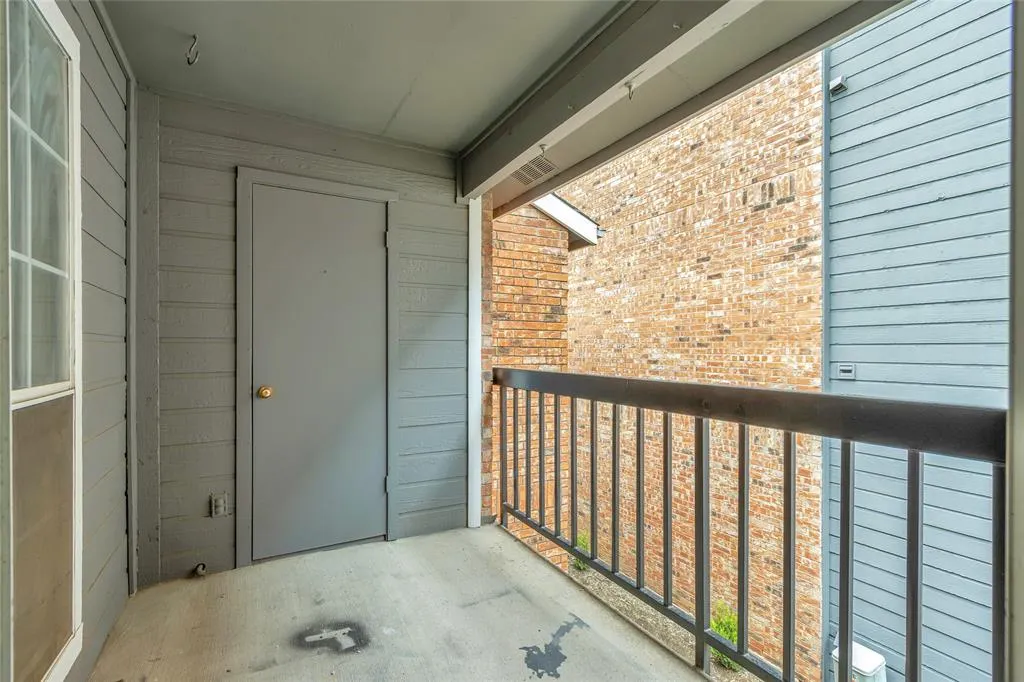 18333 Roehampton Drive, #423