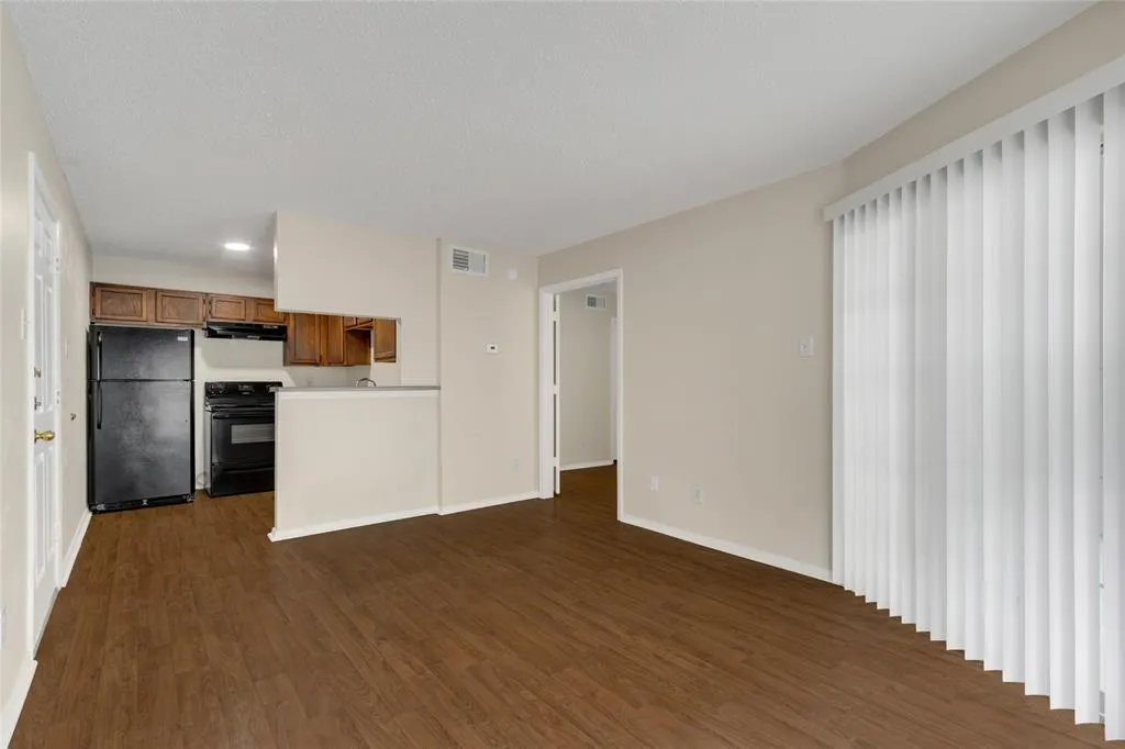 18333 Roehampton Drive, #423