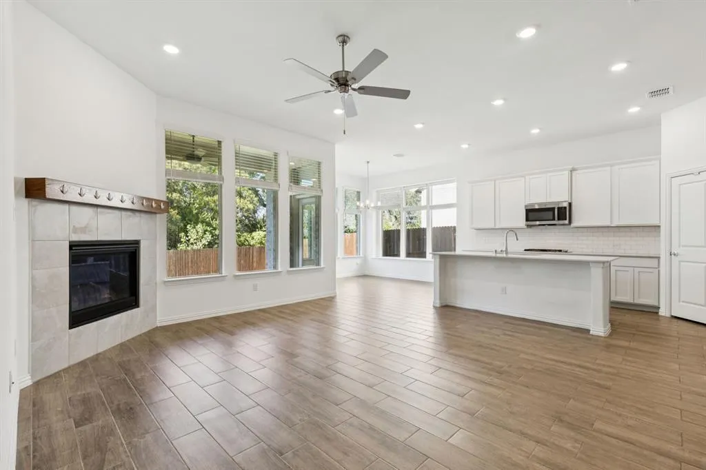 7933 Lindheimer Lane