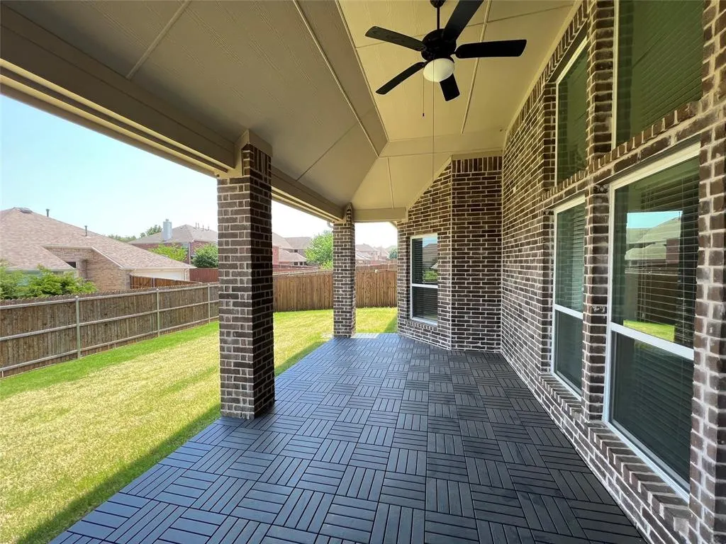 9382 Autumn Glen Drive