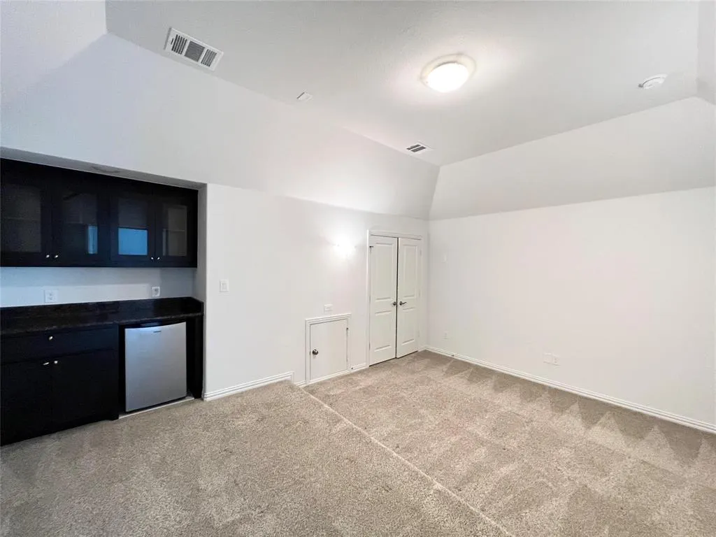 9382 Autumn Glen Drive