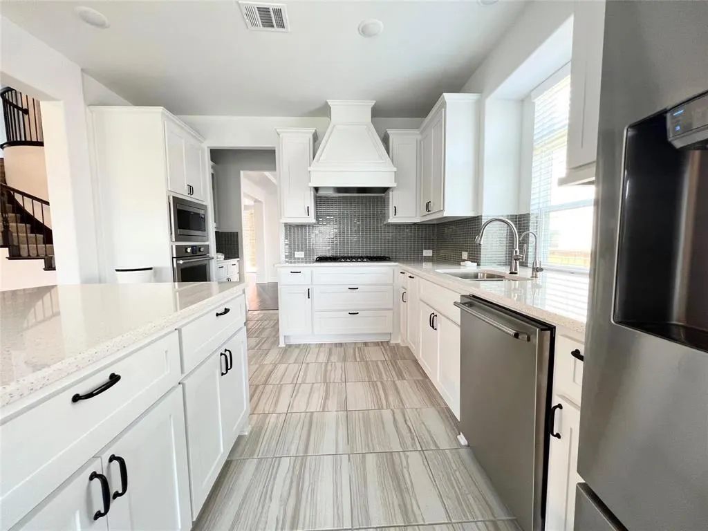 9382 Autumn Glen Drive