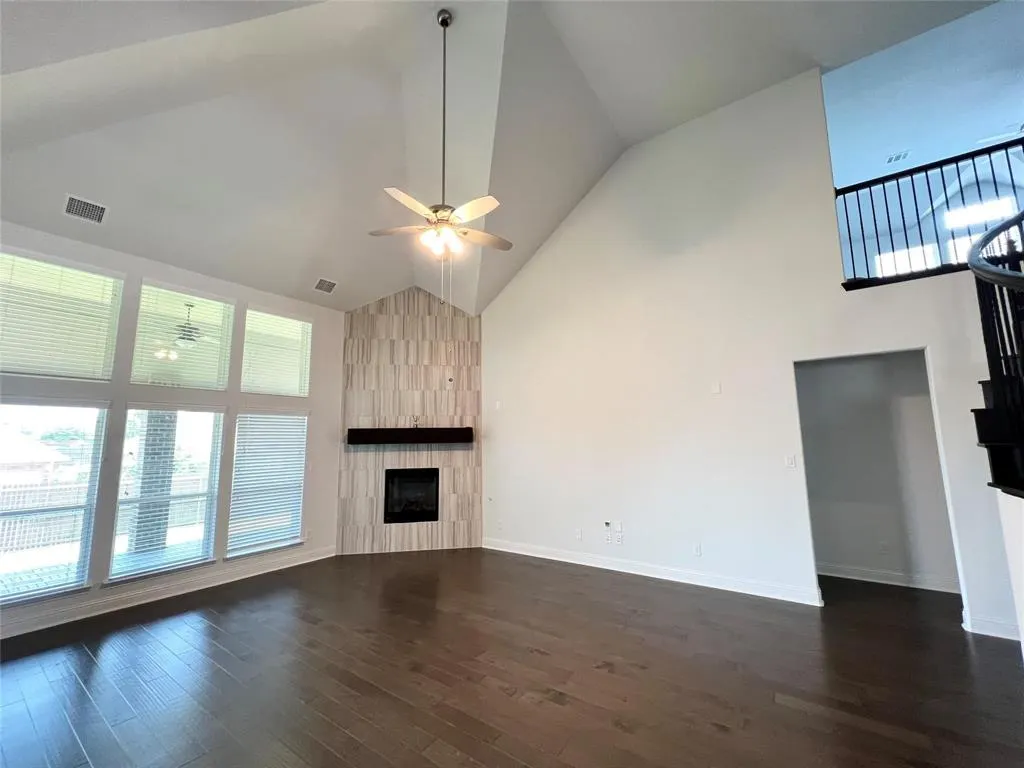 9382 Autumn Glen Drive