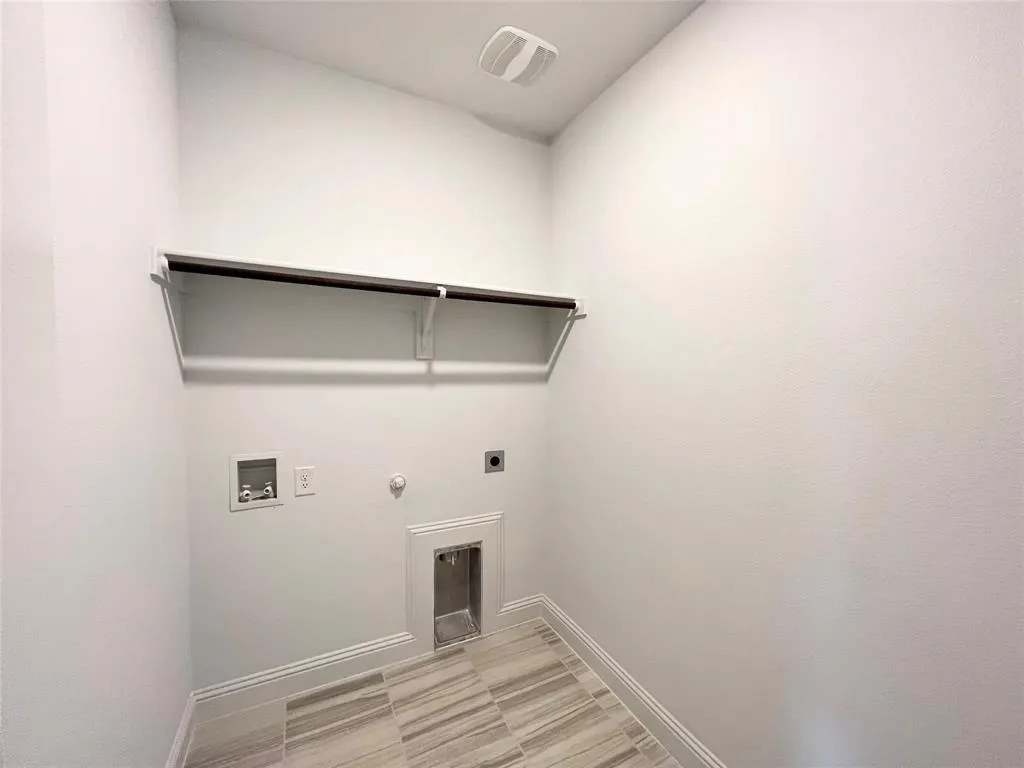 9382 Autumn Glen Drive