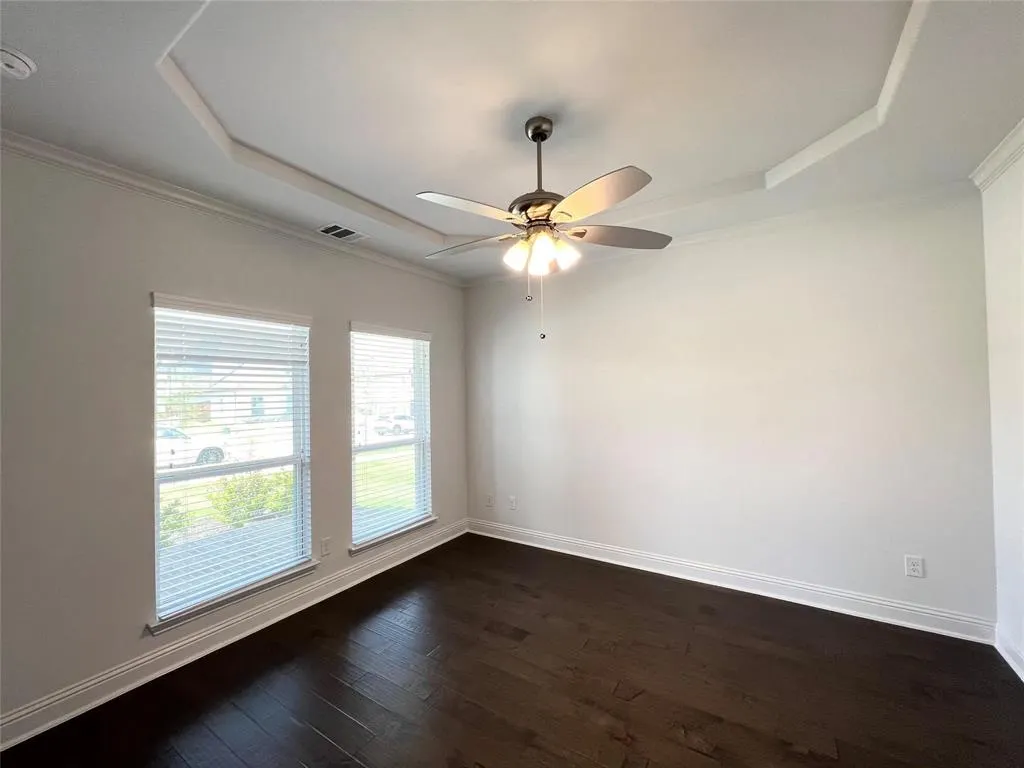 9382 Autumn Glen Drive