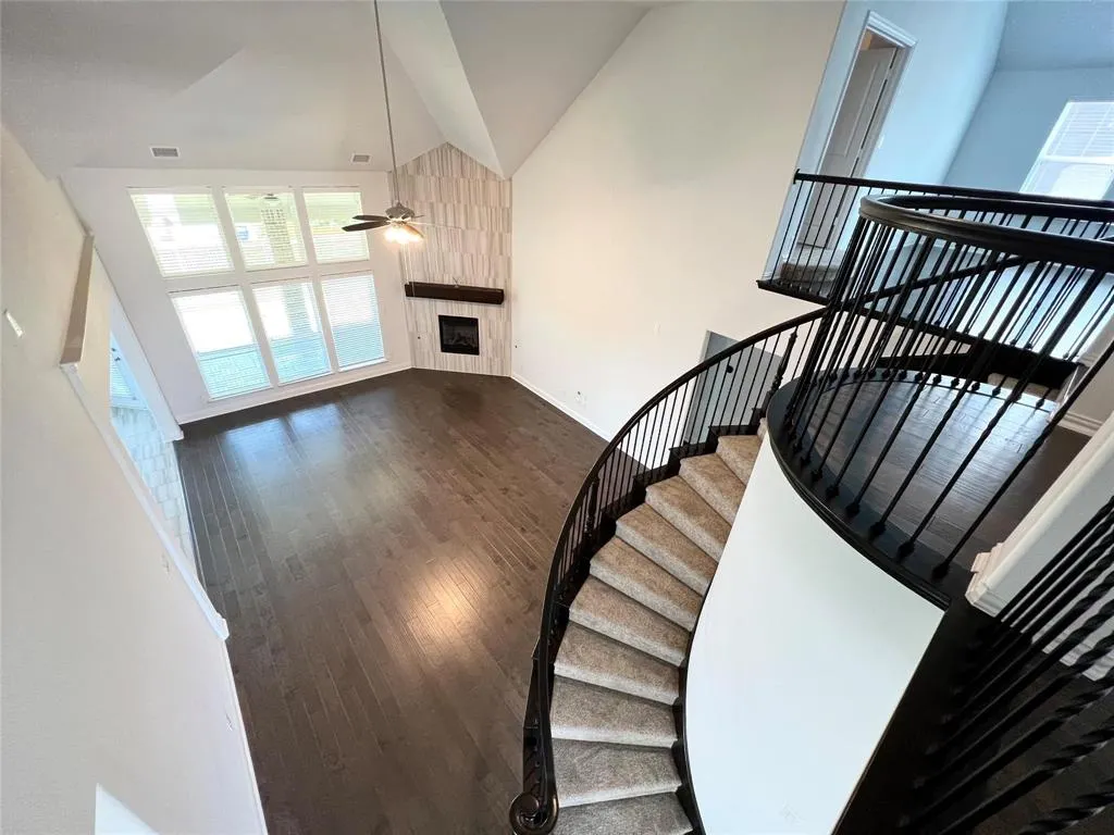 9382 Autumn Glen Drive