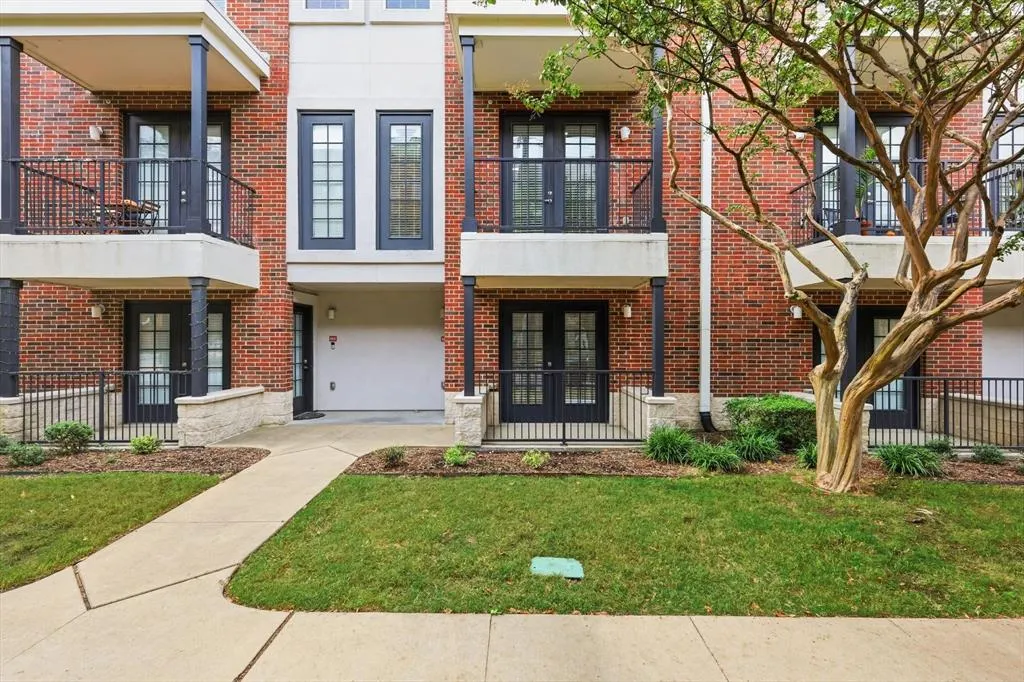 4110 Fairmount Street, #1004