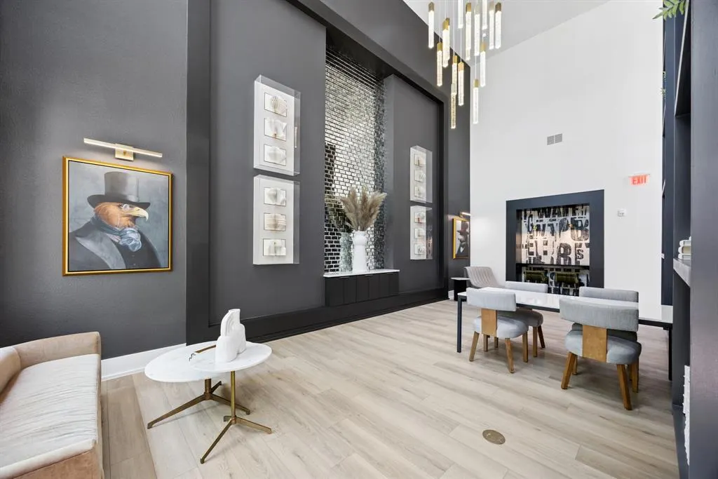 4110 Fairmount Street, #1004