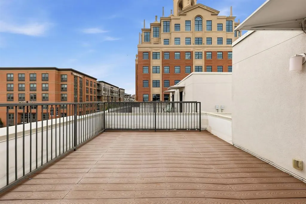 4110 Fairmount Street, #1004