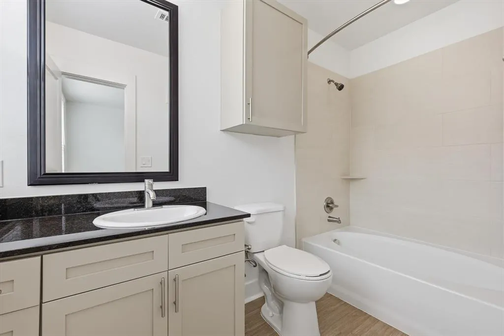 4110 Fairmount Street, #1004