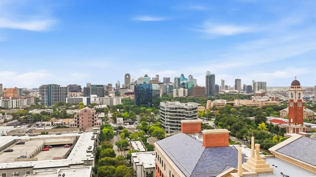 4110 Fairmount Street, #1004