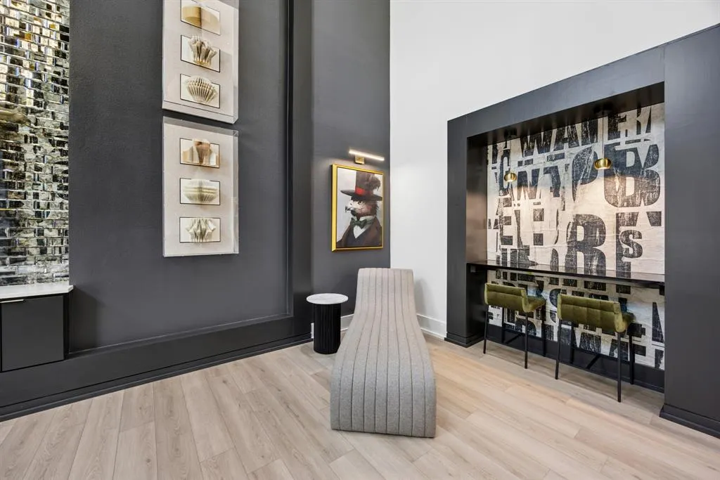 4110 Fairmount Street, #1004